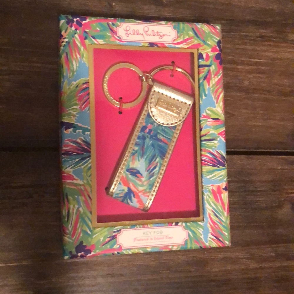 NWT-Lilly Pulitzer Key Fob Featured in Island Time